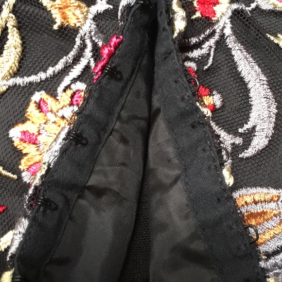 Beautiful Black Lace Top - Picture 8 of 8